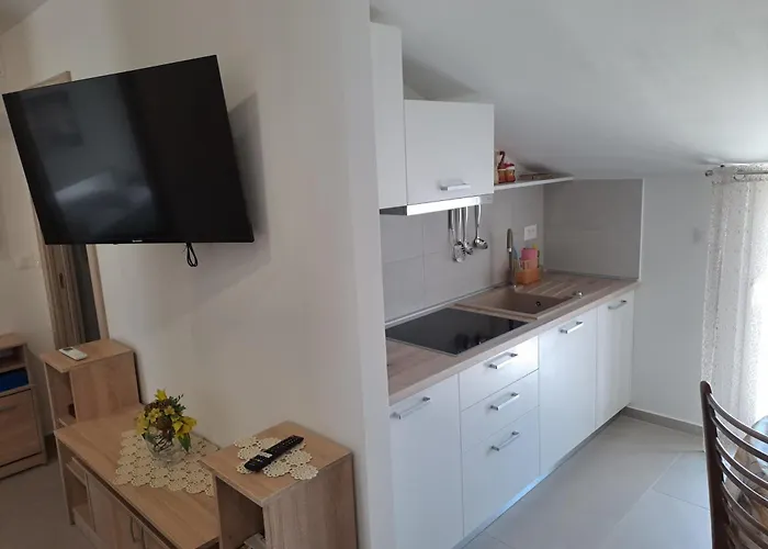 Διαμέρισμα N & V