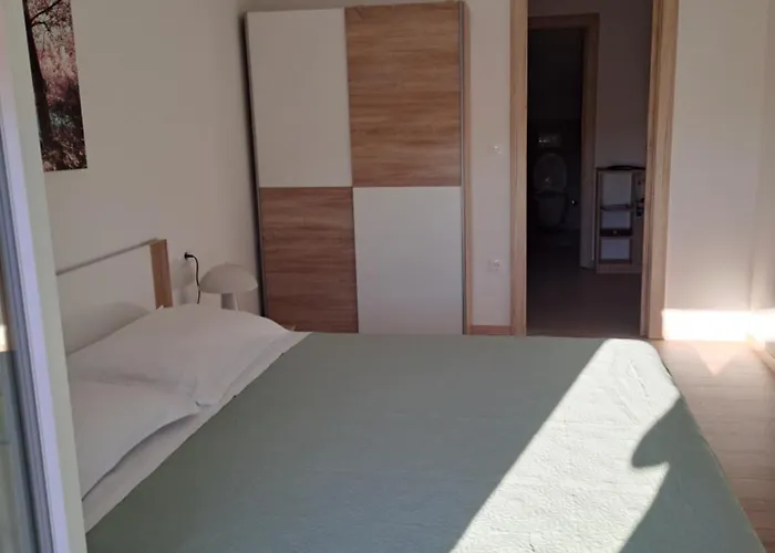 N & V Διαμέρισμα