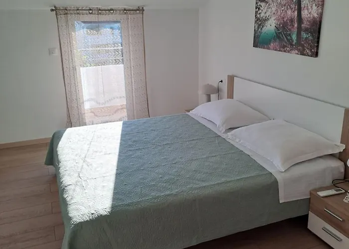 N & V Διαμέρισμα