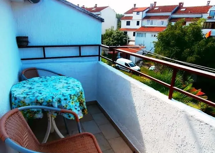 Διαμέρισμα N & V *